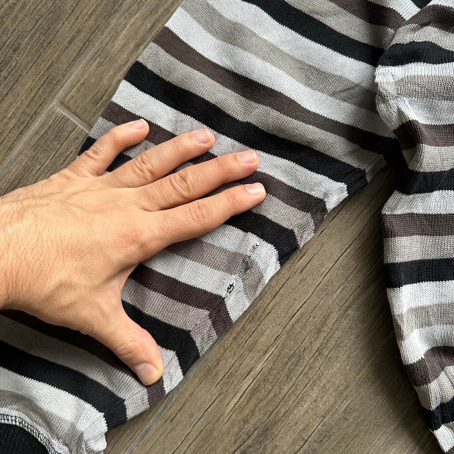 Quiksilver v neck y2k surf baggy XL jumper