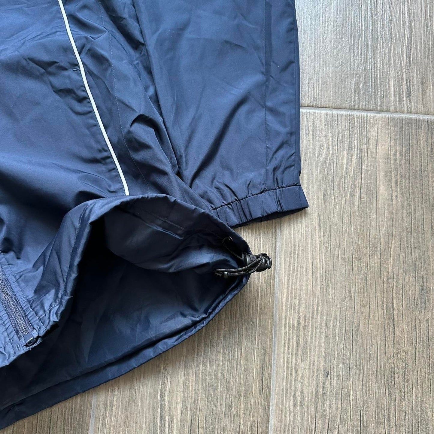 Umbro navy waterproof L light jacket