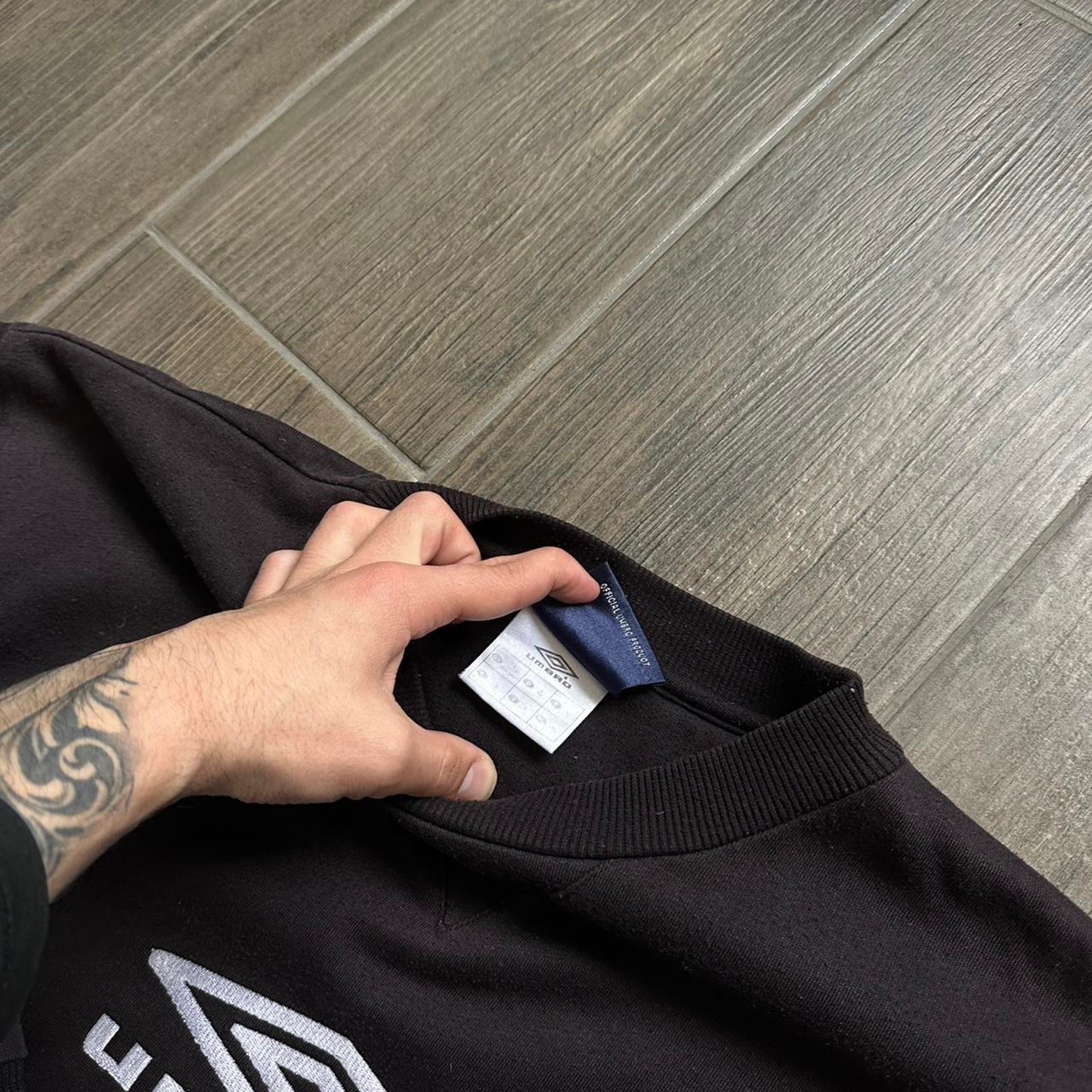 Umbro black crewneck sweatshirt