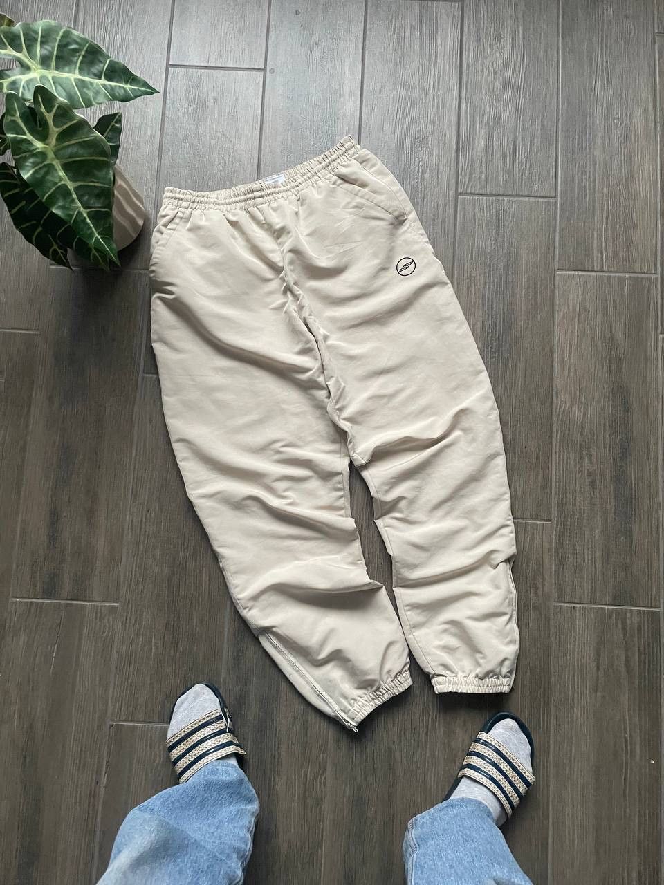 Umbro beige drill baggy nylon sweatpants