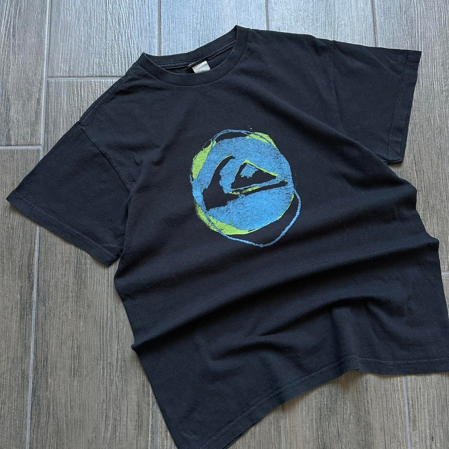 Y2k quiksilver black graphic tee