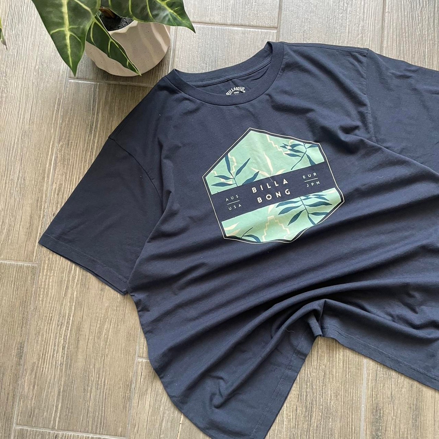 Billabong baggy y2k surf tee