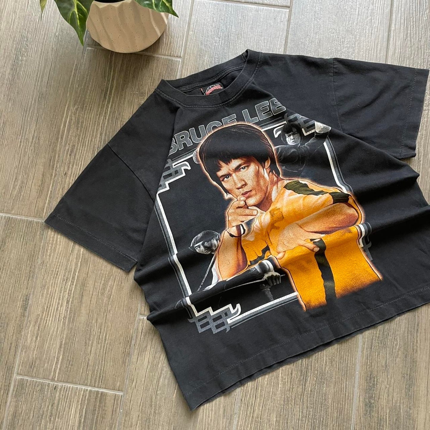 Bruce lee 90s single black tee