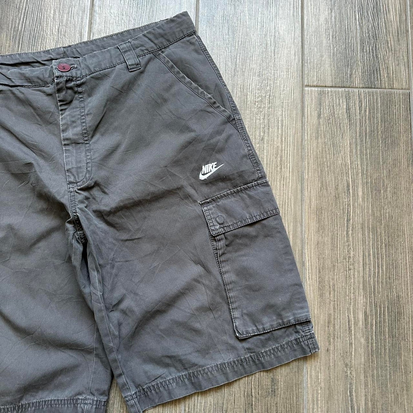 Nike grey cargo shorts Size L