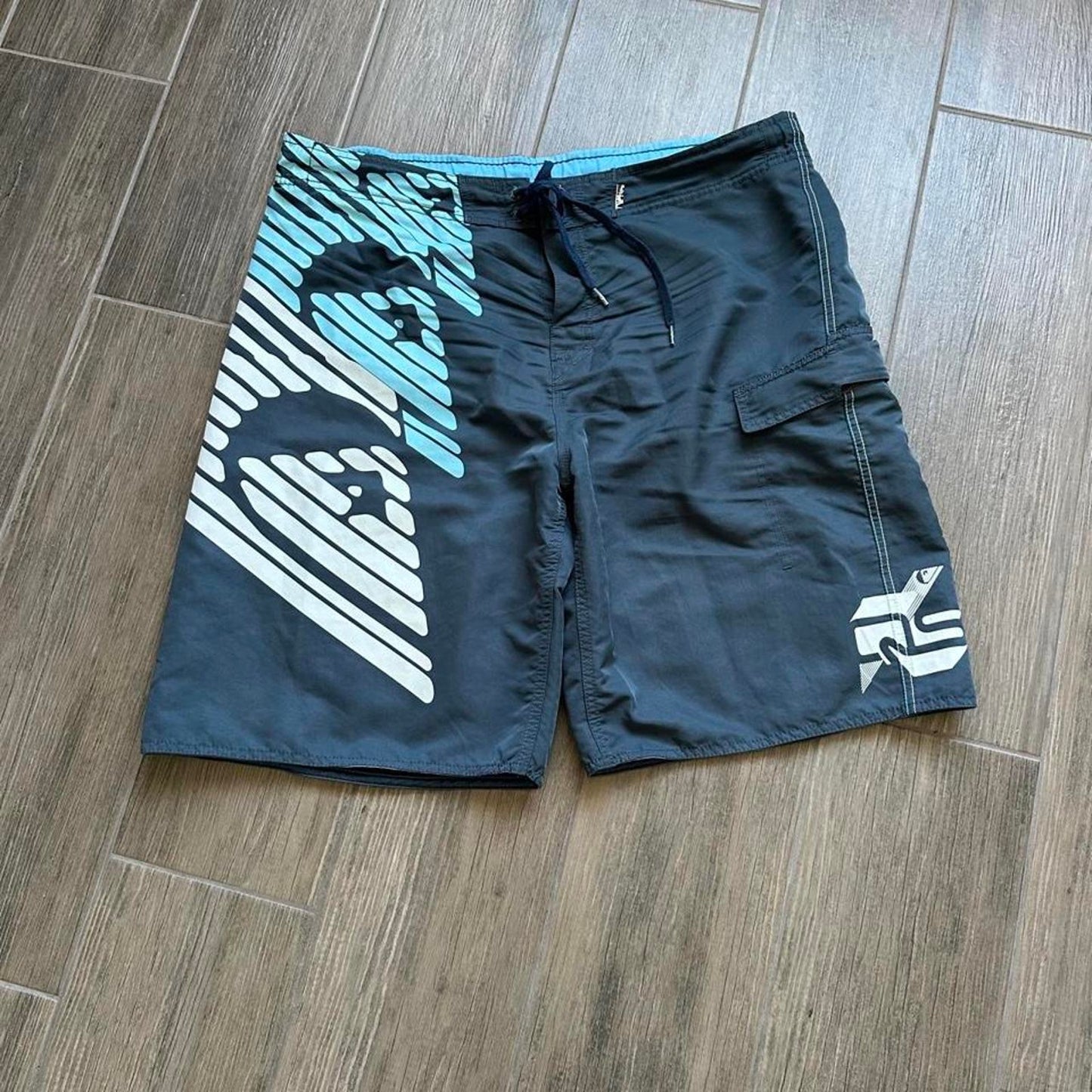 Quiksilver black and blue board