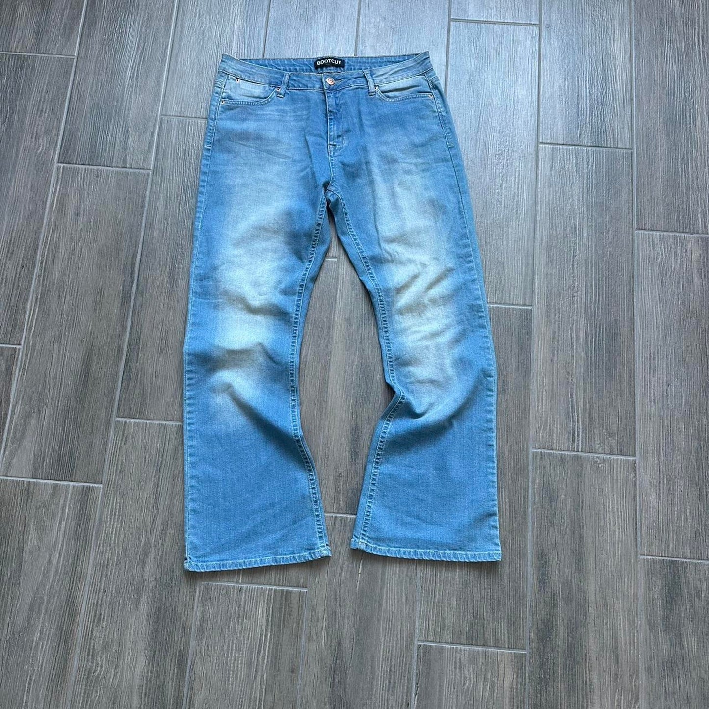 Y2k distressed blue jeans
