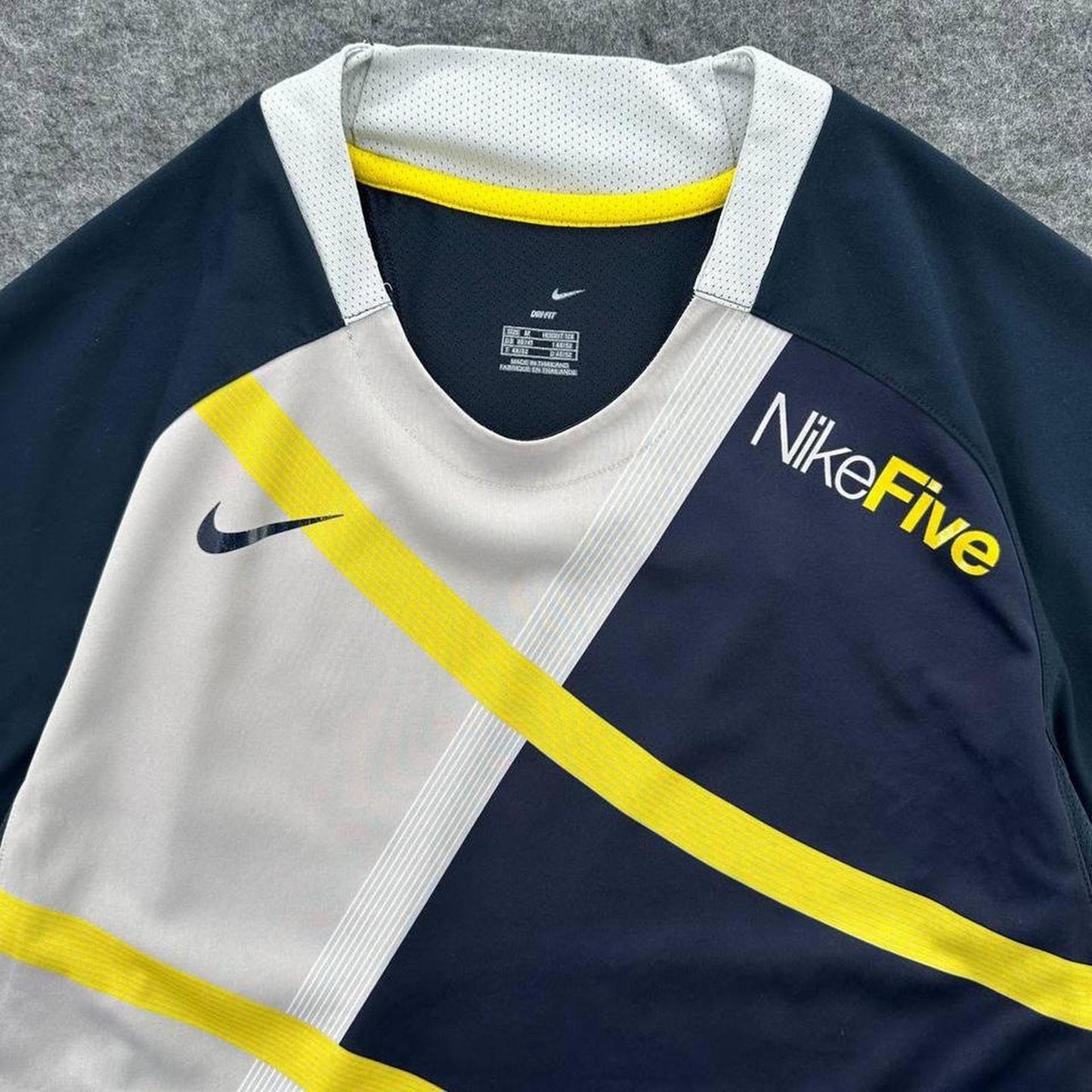 Nike five 2000s jersey tee