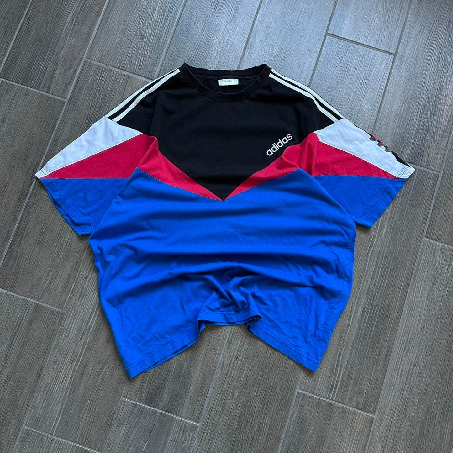 Adidas vintage tee