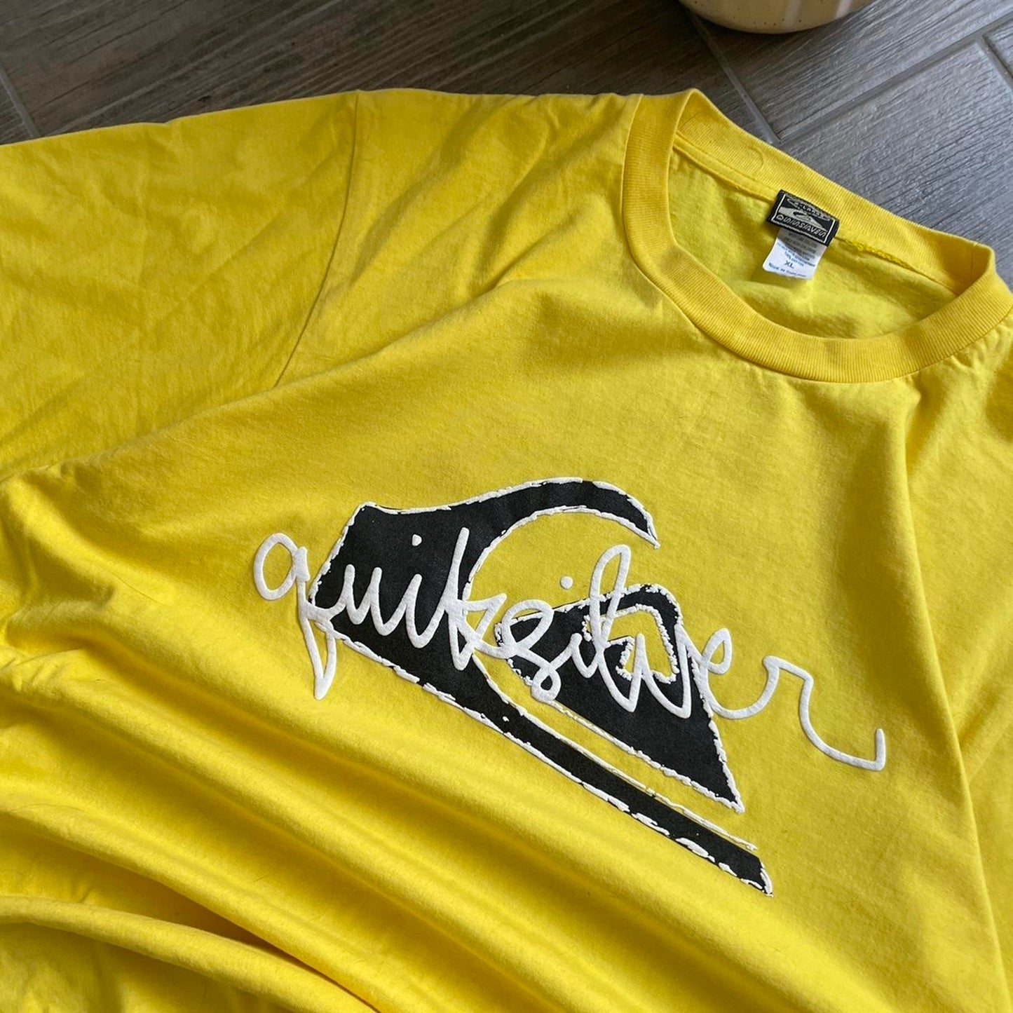 Quiksilver y2k baggy vintage tee