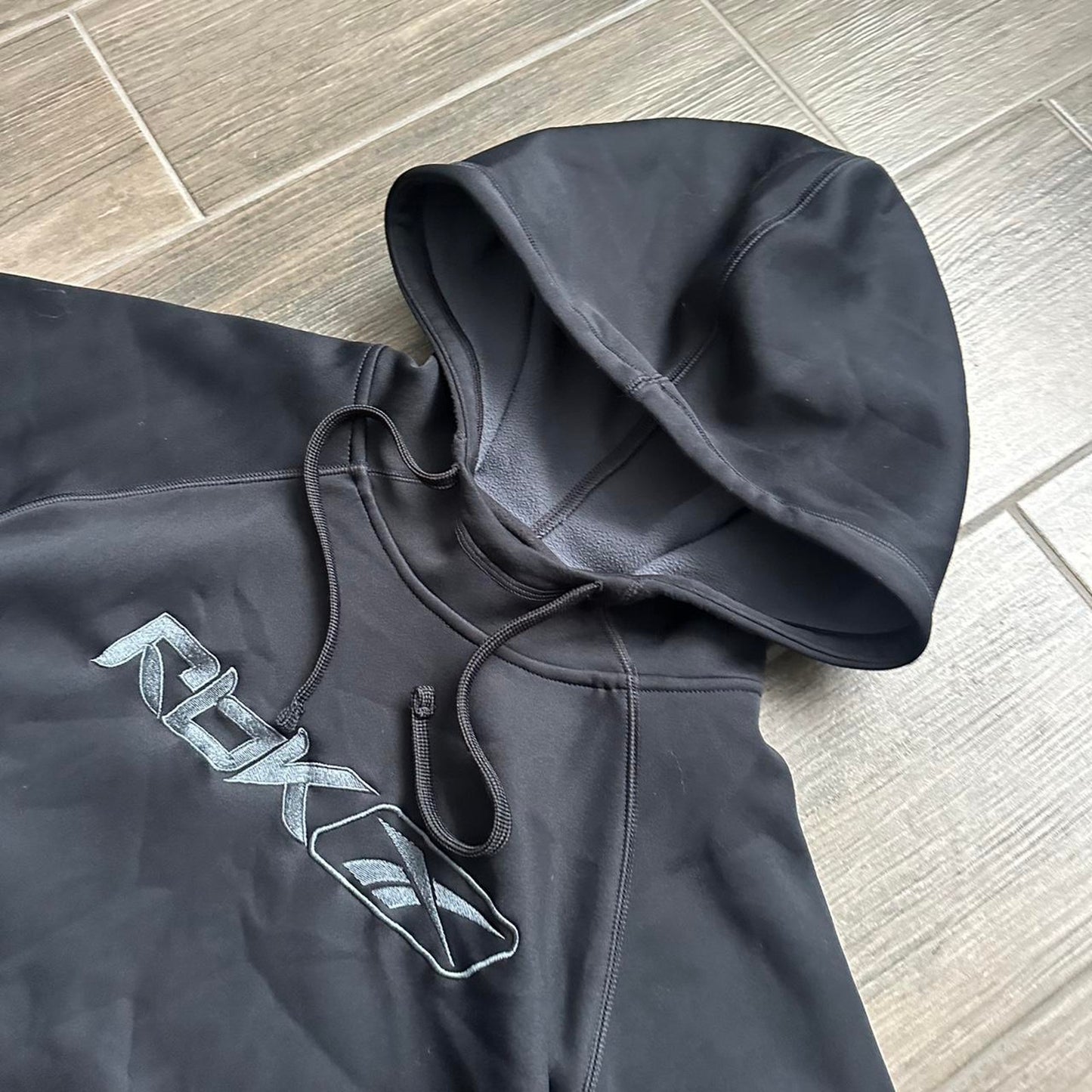 Reebok black boxy fit y2k XL hoodie
