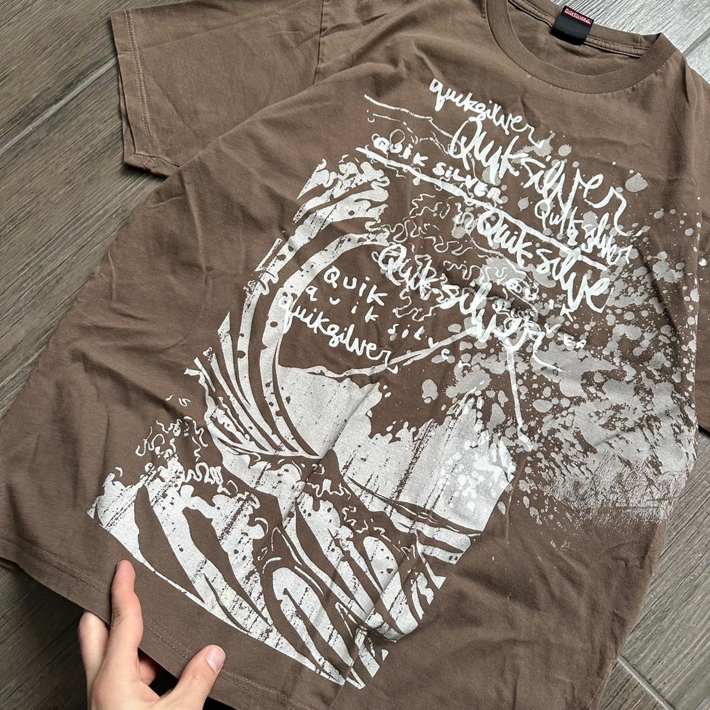 Quiksilver brown vintage tee