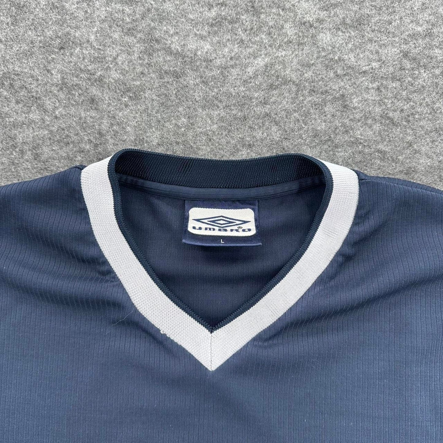 Umbro navy blue soccer jersey
