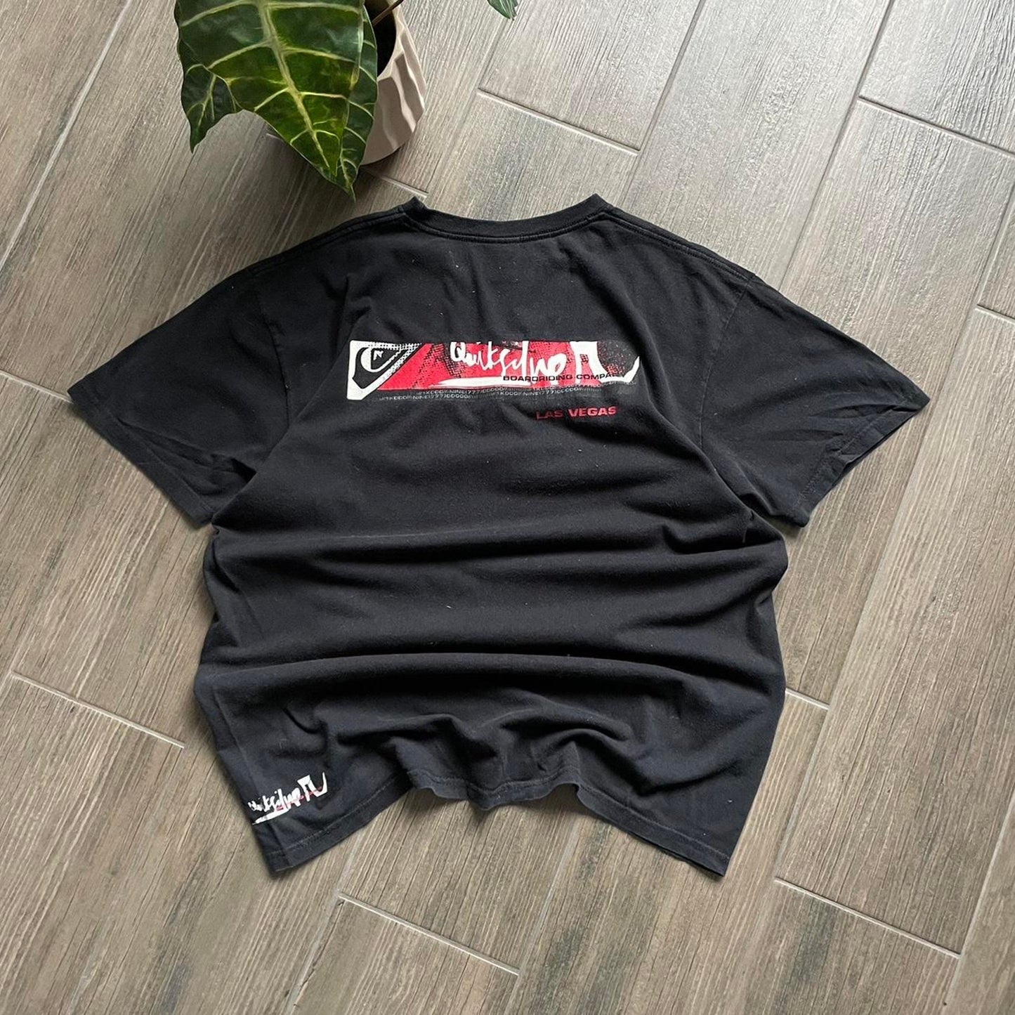 Quiksilver y2k vintage black baggy L tee