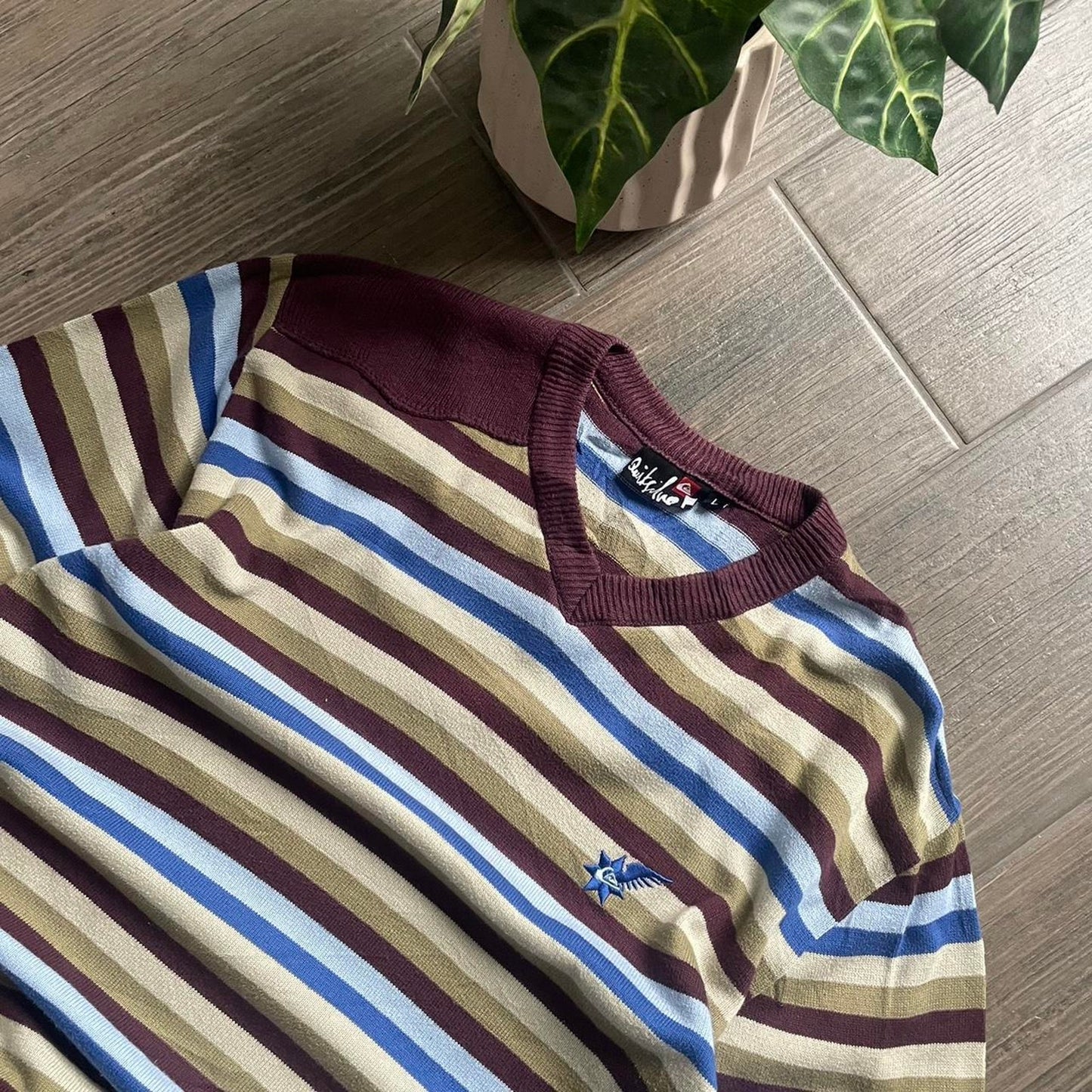 Quiksilver v neck y2k surf baggy L jumper