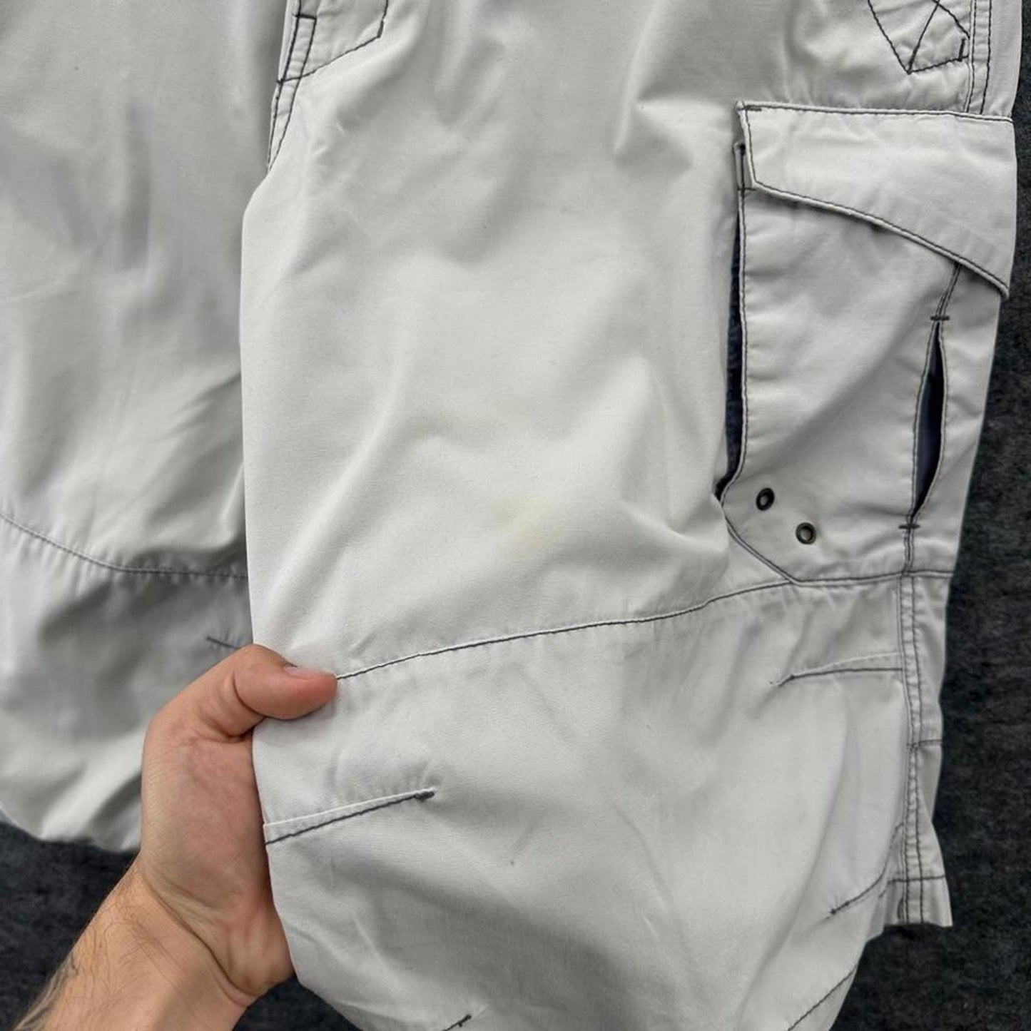 Billabong cream cargo shorts