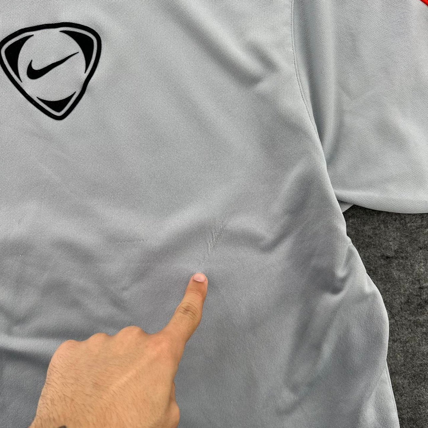 Nike dri fit white gray
