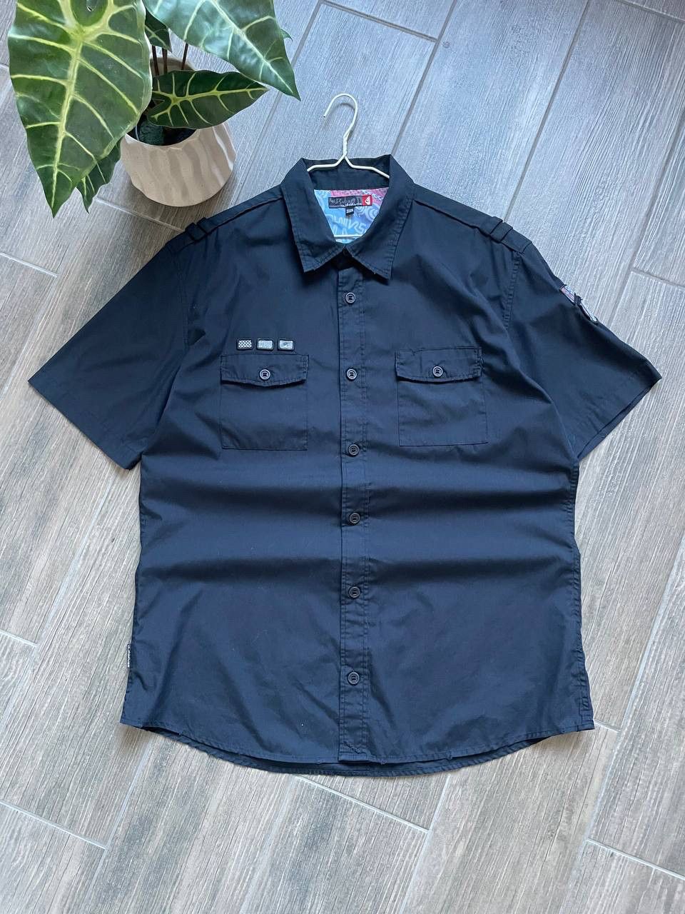 Quiksilver surf style vintage shirt