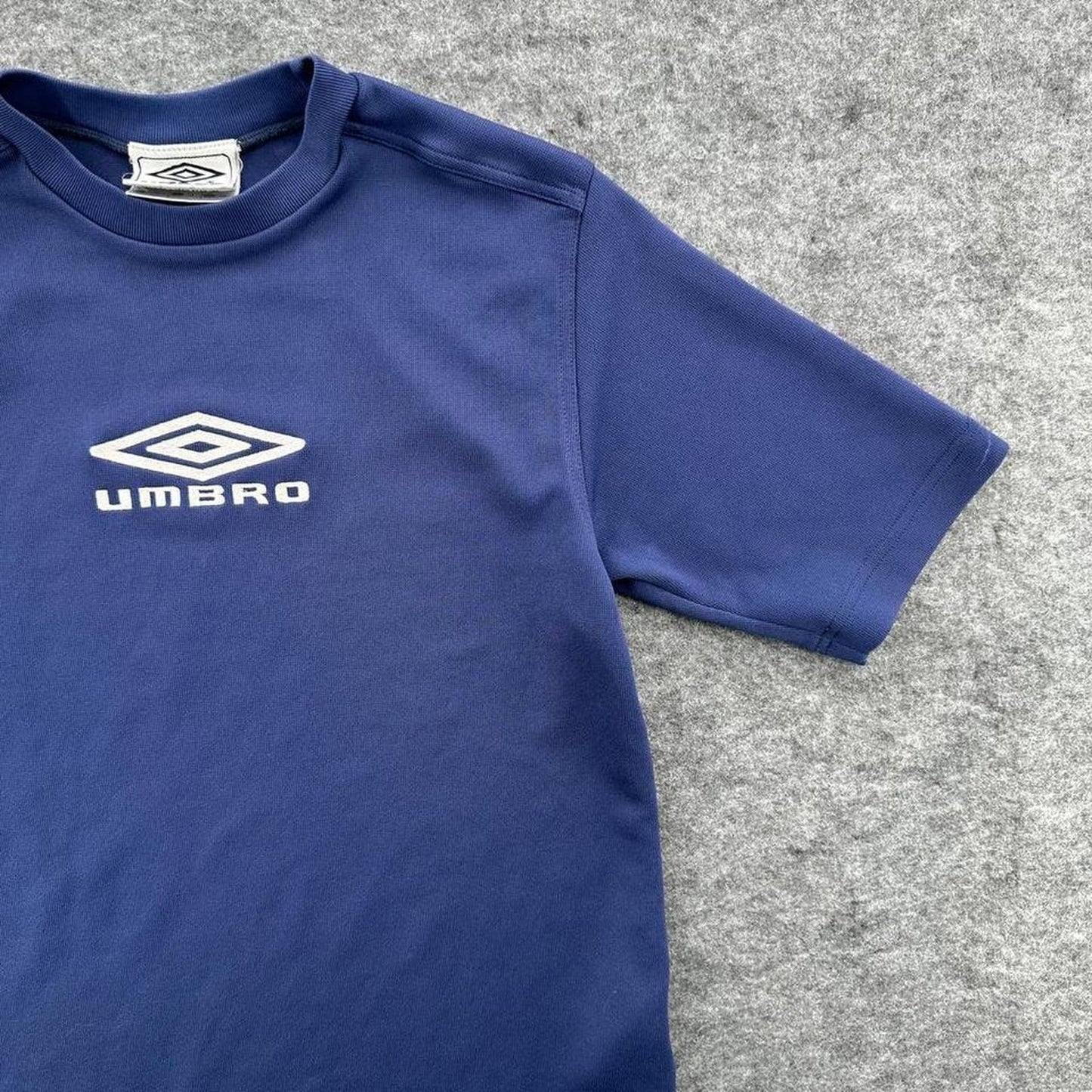 Umbro navy blue t shirt with